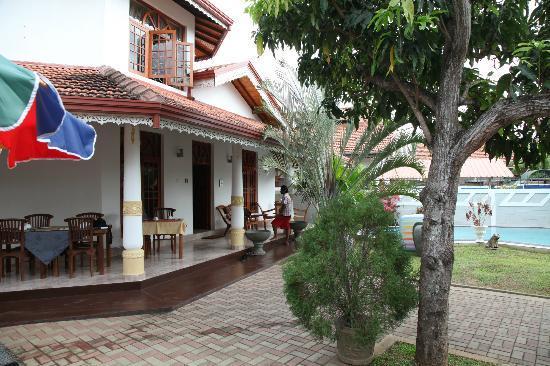 Отель Avani Bentota Resort & Spa 4*