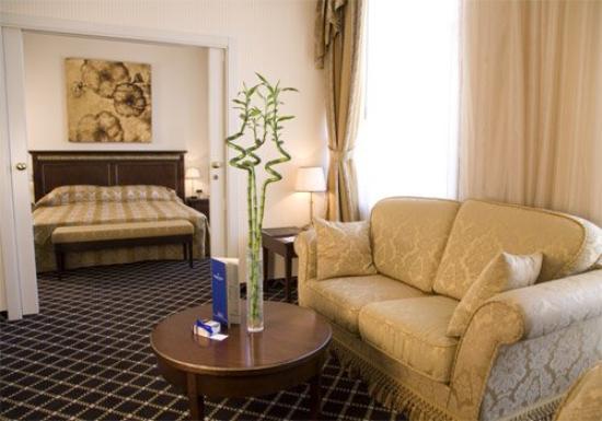 Отель Golden Tulip Hotel Yerevan 4*