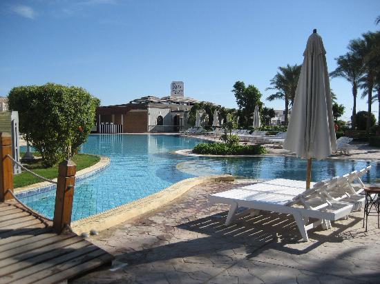 Отель Charm Life Paradise Resort 4*
