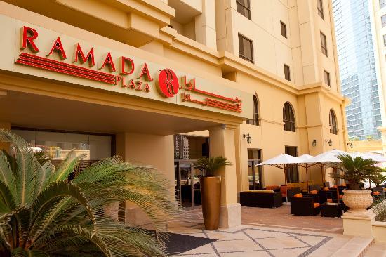 Отель Ramada Plaza Jumeirah Beach 4*