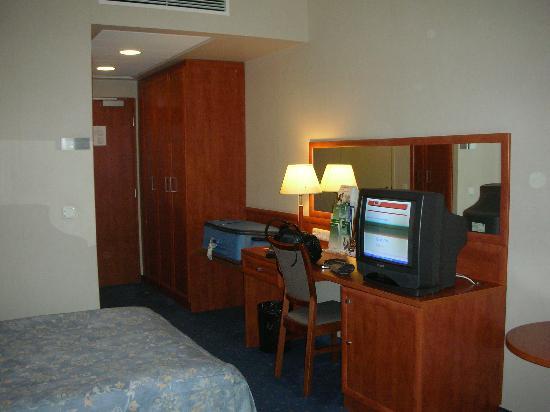 Отель Holiday Inn 4*