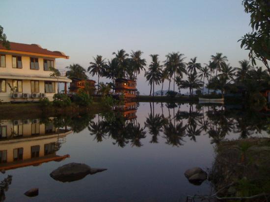 Отель Koh Chang Grand Lagoona Resort 4*