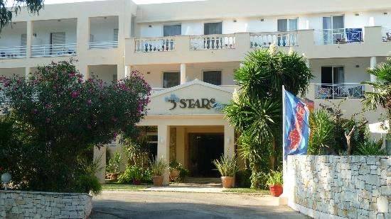 Отель Three Stars 3*