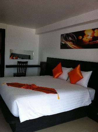 Отель Lae Lay Suites 3*