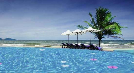 Отель Sandy Beach Resort 4*