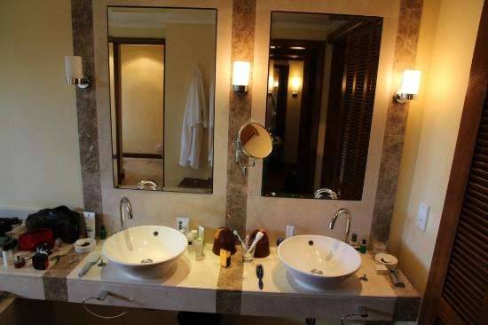 Отель Maradiva Villas Resort & Spa 5*