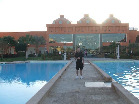 Отель Titanic Aqua Park & Resort 4*