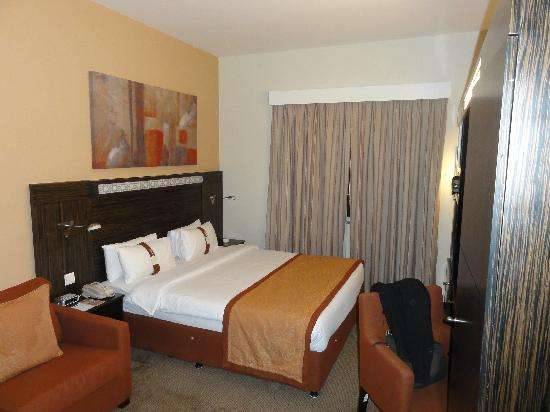 Отель Holiday Inn Express Dubai Jumeirah 2*