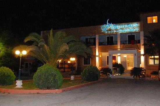 Отель Mediterranean Beach Resort 4*