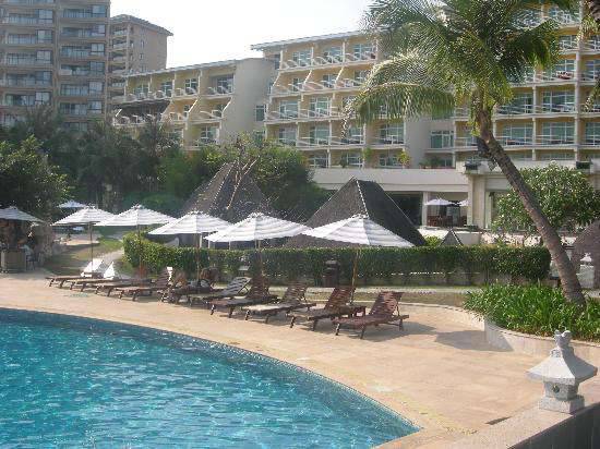 Отель Days Hotel & Suites Sanya Resort 5*