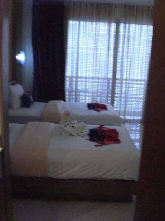 Отель Kata Blue Sea Resort 3*