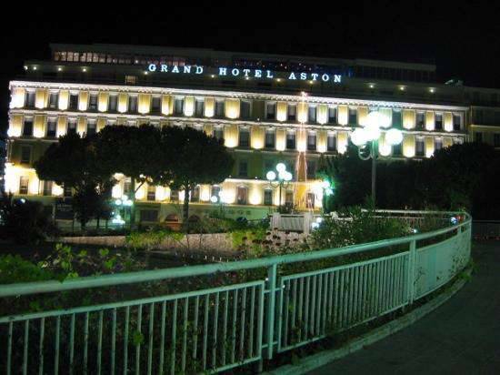 Отель Grand Hotel Aston by Clarion 4*