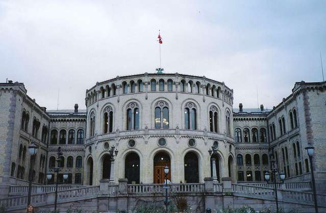 Здание парламента в Осло