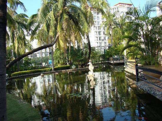 Отель Palm Beach Resort & Spa Sanya 5*