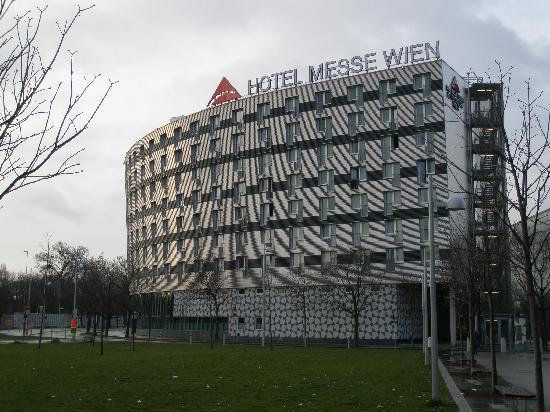Отель Austria Trend Hotel Messe Wien 3*