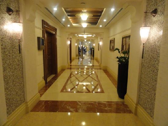 Отель Habtoor Grand Resort & Spa 5*