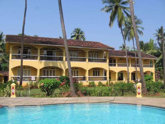 Отель Carina Beach Resort 2*