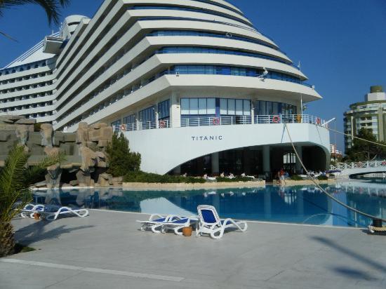 Отель Titanic Beach & Resort 5*