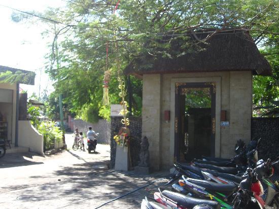 Отель Pondok Sari 3*