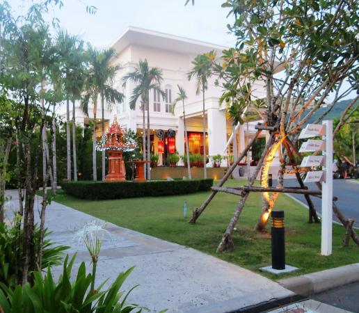 Отель Old Phuket 3*