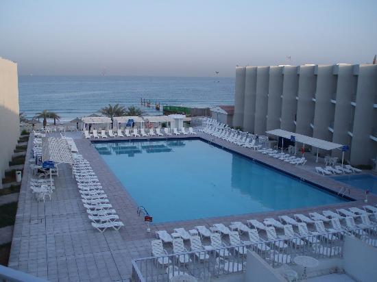 Отель Beach Hotel Sharjah 3*