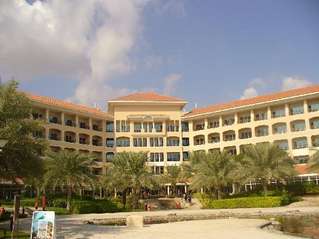 отель Fujairah Rotana Resort & Spa 5*