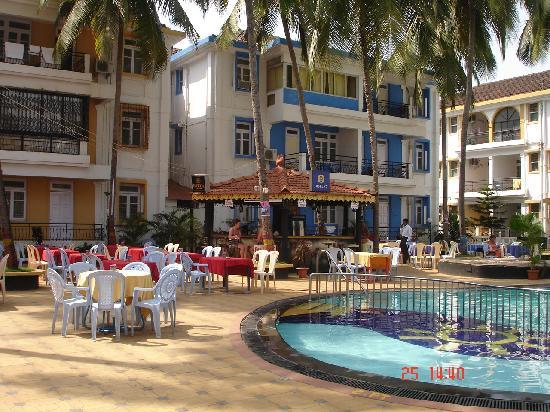Отель Alor Grande Holiday Resort Candolim 2*